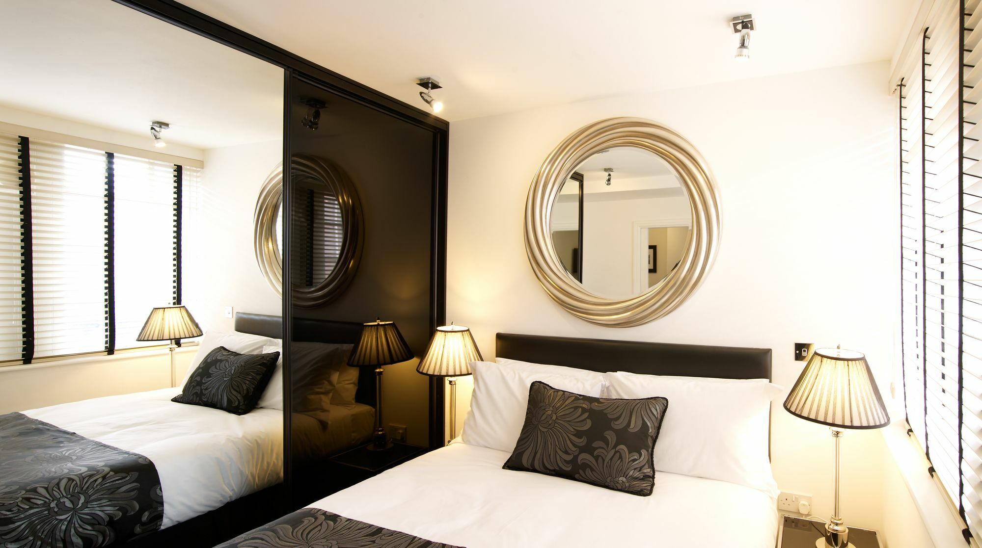 Strozzi Palace Suites By Mansley Cheltenham Exterior foto